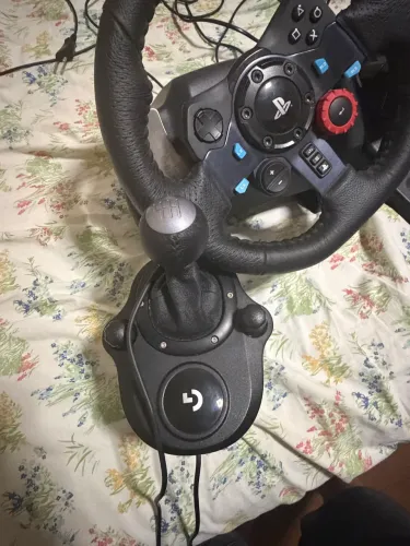 vendo volante logitech g29 com o câmbio e a caixa 