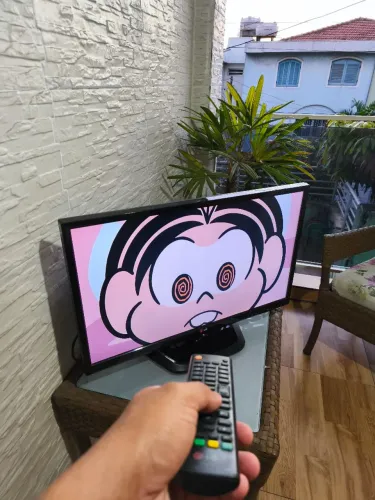 TV LG 32 POLEGADAS IMPECÁVEL