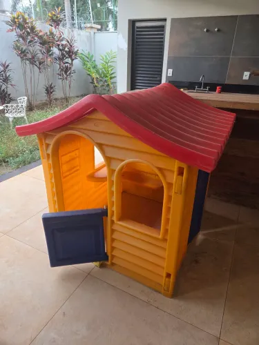 Casinha Infantil de Plástico