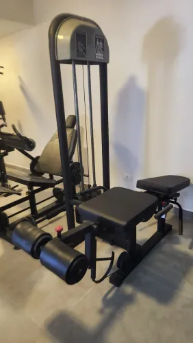 Academia Mesa flexora/Cadeira Extensora