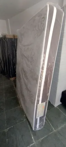 Colchão de Molas Ensacadas Novo, Nunca Usado, Leia!