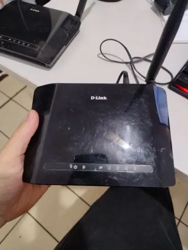 2 roteadores Wireless DLink 610 e 615