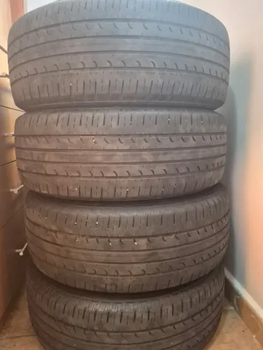 Pneus Goodyear EfficientGrip 215 55 17