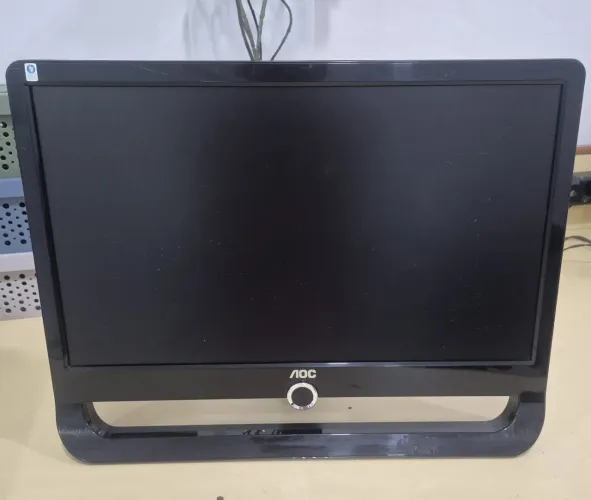 Monitor AOC F19L 18.5" LCD Widescreen - Perfeito Estado