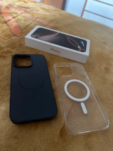 Caixa e capas iPhone 16 Pro Max
