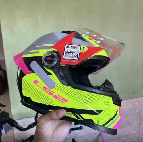 Capacete ls2 novo