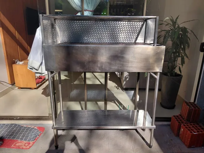 Churrasqueira profissional em inox