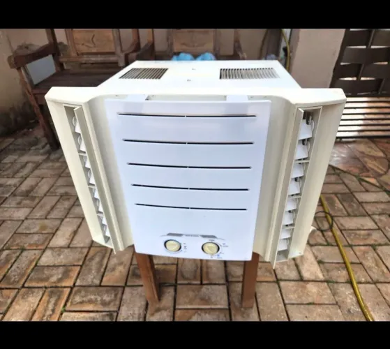Ar condicionado 220v 10.000 btus Classificação A gelando perfeitamente