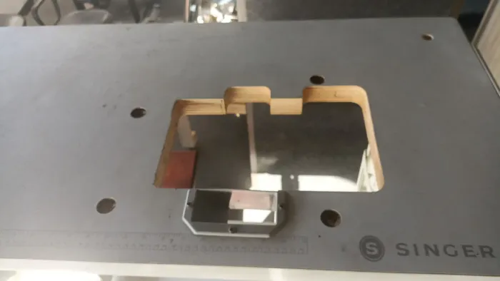 Mesa para máquina de costura 