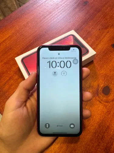 iPhone XR vermelho