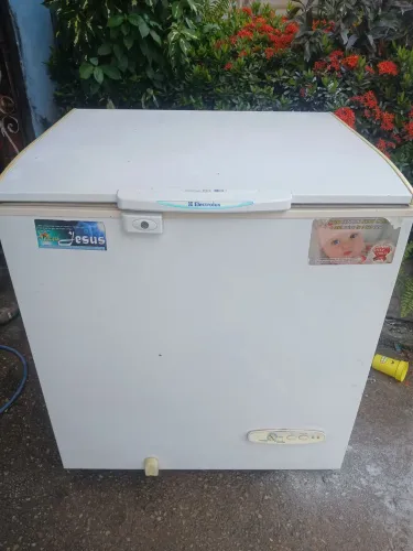 Freezer 210 litros VALOR 900,00 POSSO ENTREGAR!!