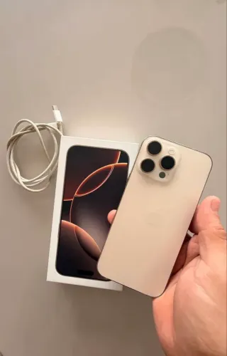iPhone 16 pro Max Desert Titanium 256 Gb