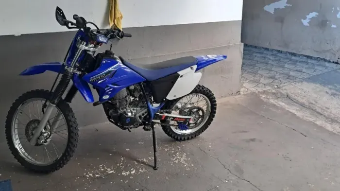 MOTO DE PILOTO YAMAHA TTR 230 