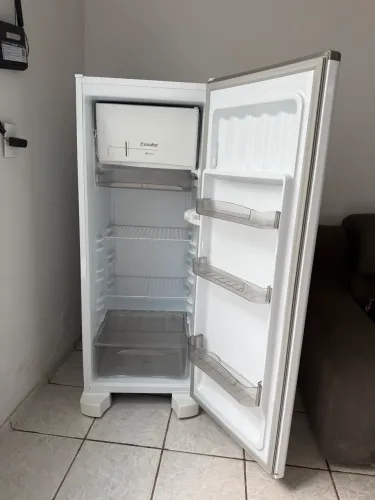 Geladeira Semi Nova