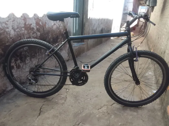 Bicicleta aro 26 bem conservada leve pra andar