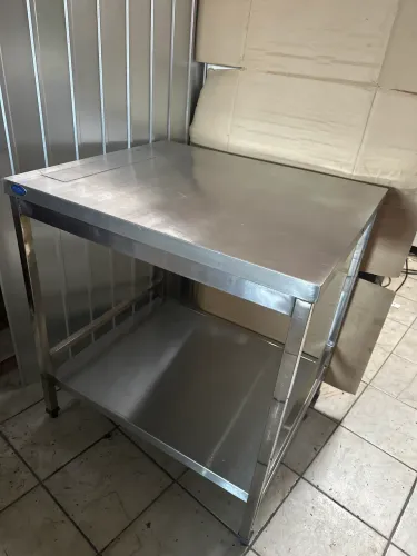 Mesa inox 71x84 cm