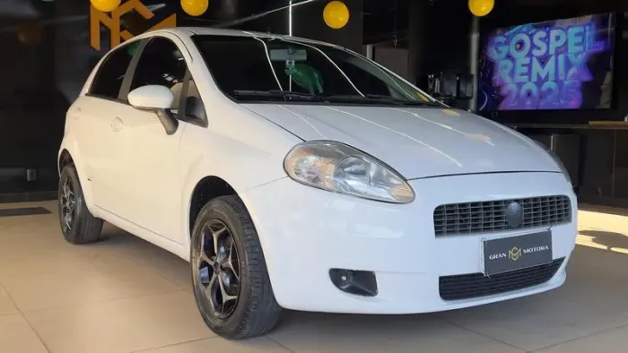 Fiat Punto Attractive 1.4 Fire Flex 8V 5P 2012