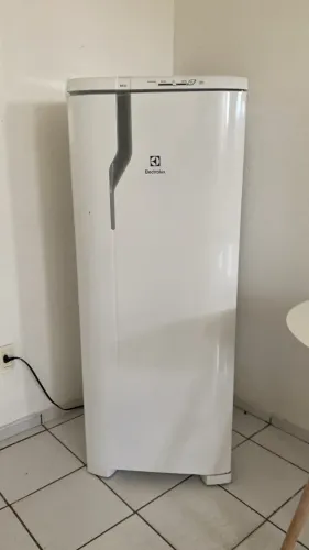 Vendo Geladeira Eletrolux