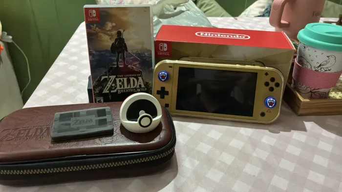 Nintendo Switch Lite Edição Hyrule Dourado + Extras