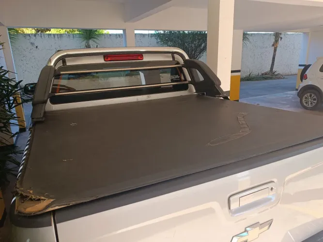 Capota marítima usada da caminhonete Chevrolet nova S10