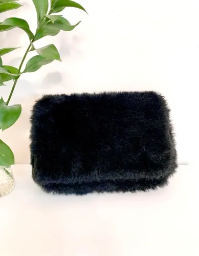 clutch preta de pelinhos da forever 21 bolsa envelope