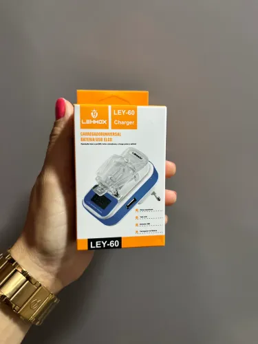 Carregador Universal Para Baterias Com Saída Usb
