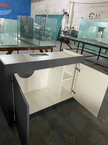 Móvel sob medida em MDF ultra naval 100x50x85