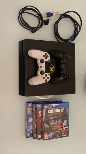 PS4 Slim 1TB + 2 Controles + 4 Jogos