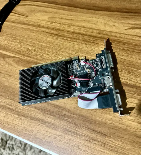 PLACA DE VÍDEO AFOX GT 730 4GB 128-BIT - SEMINOVA