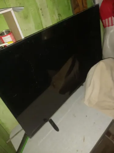 Vendo TV com defeito 