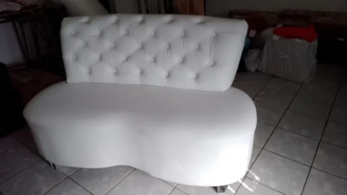 Vendo sofá bem conservado seminovo. Negociável 