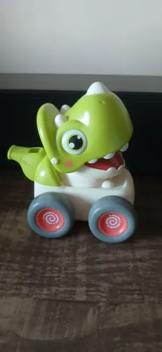 Carrinho Dino com fricção e apito