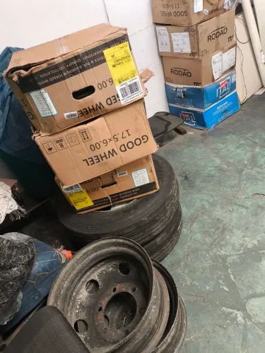 Vendo rodas d ferro micro ônibus.