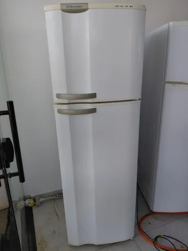 Vendo Geladeira Electrolux 260Litros, 110Volts FrostFree Revisada Com 3 Meses de Garantia