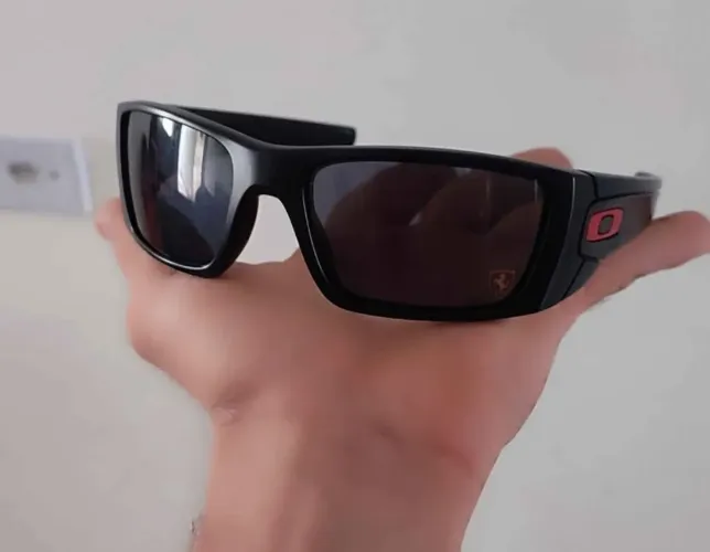 LUPA OAKLEY (edição Ferrari)