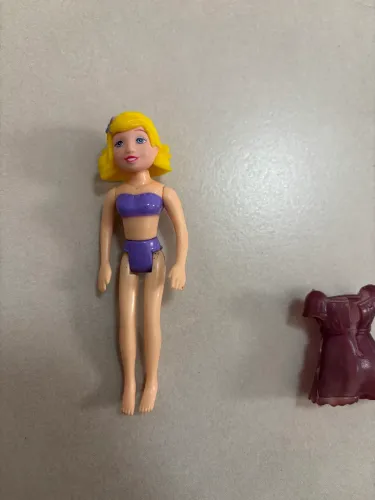 Brinquedo boneca Polly pocket com vestido