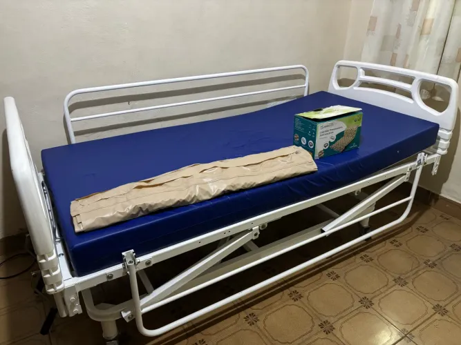 Cama manual 3 posições hospitalar