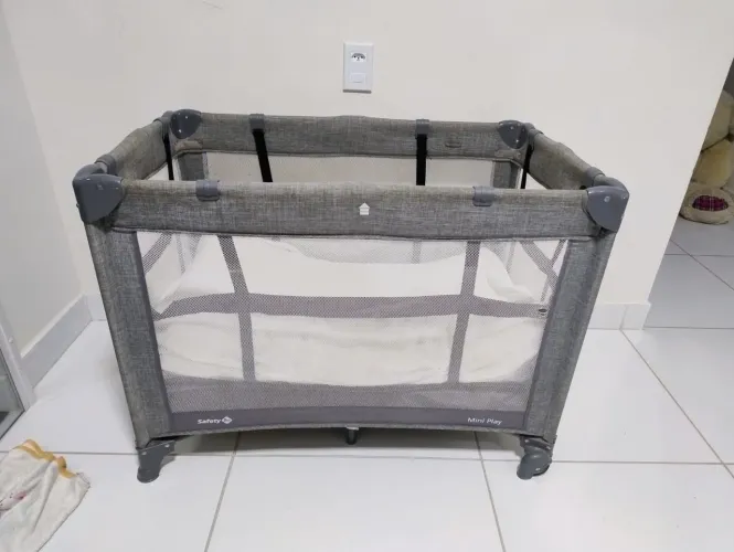 Berço infantil portátil nosso desde novo em perfeito estado.