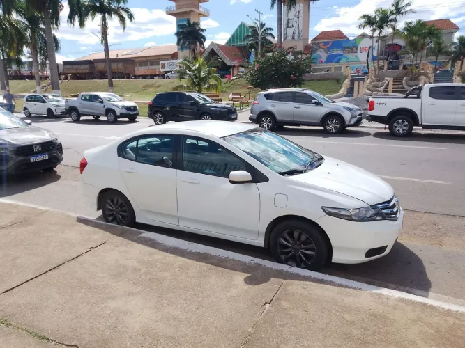 Honda City Sedan LX 1.5 Flex 16V 4P Mec. 2013