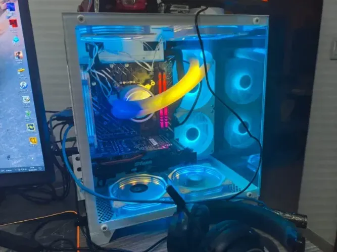 PC Gamer Core i7 13700F 32Gb Ram 3200Mhz 500Gb NVMe GTX 1660 6GB