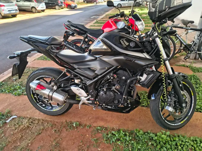 Vendo ou troco por maior cilindrada