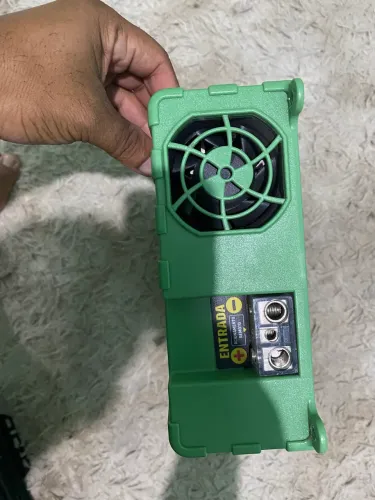 Vendo fonte da usina som automotivo