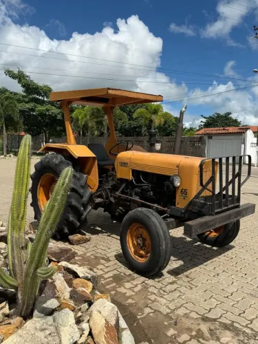 Vendo Trator Valmet 65 ID