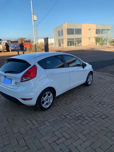Ford Fiesta SE 1.6 8V Flex 5P 2014