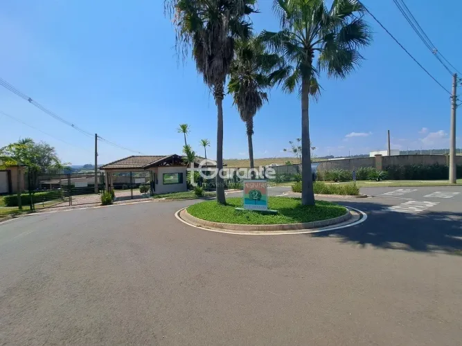 Terreno à venda com 642 m² em aclive, pronto para construir, localizado no Residencial Par