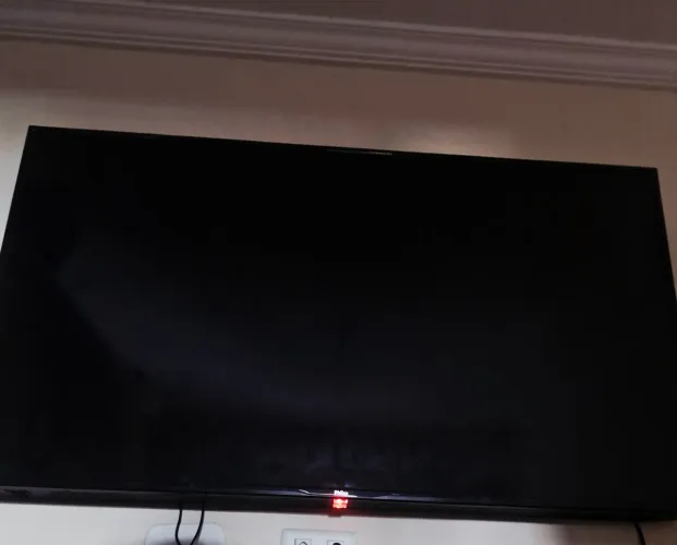 TV Philco 50" 4K PTV50N10N5E - Liga e tem som, sem imagem (para conserto)