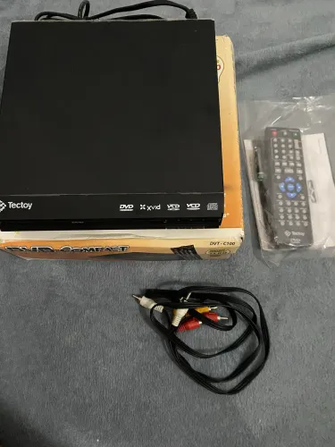 DVD player tectoy dvt-c100 preto com acessórios 