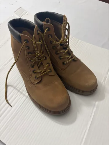 Bota Springfield