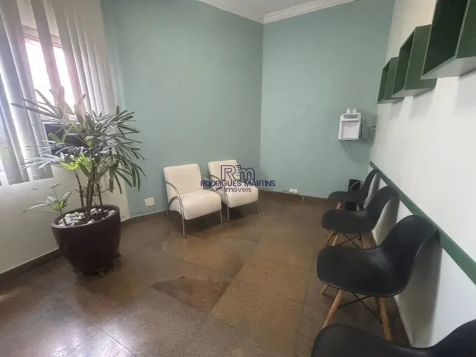 ALUGA-SE SALA COMERCIAL NO SANTO AGOSTINHO.