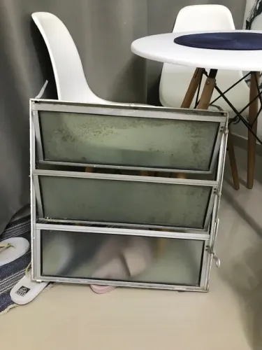 Vendo janela de 60x60 de alumínio
